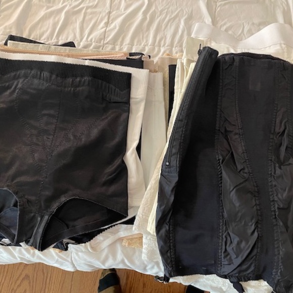 Vintage and Retro Lingerie and Shapewear Collection - Picture 6 of 10